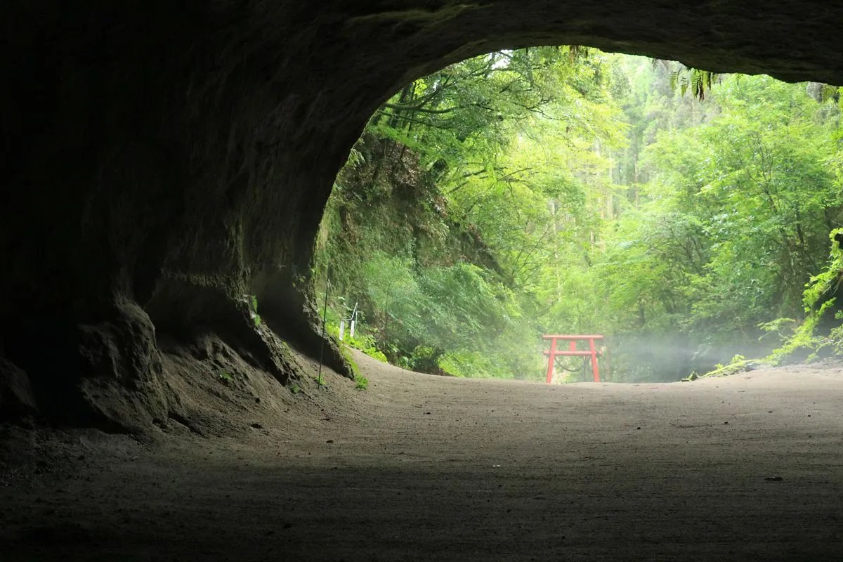 🏞️ 미조노쿠치 동굴 (미조노쿠치 도케쓰) 이미지 1